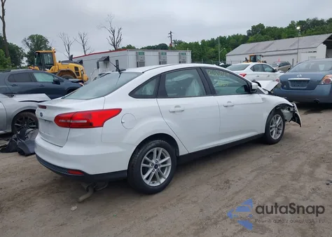 2018 Ford Focus Se z USA, uszkodzony, nr VIN 1FADP3F24JL247003